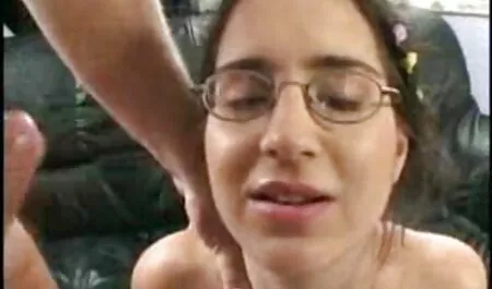 Une fille mature aime jouer dans des endroits inhabituels film de cul entier francais