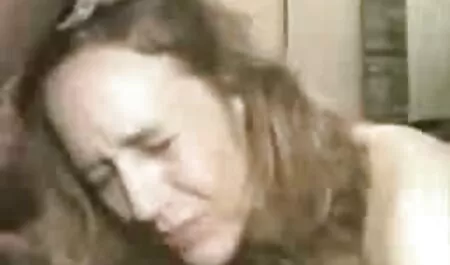 F60 Gros Seins BAISE le film porno français DANS LE PARC